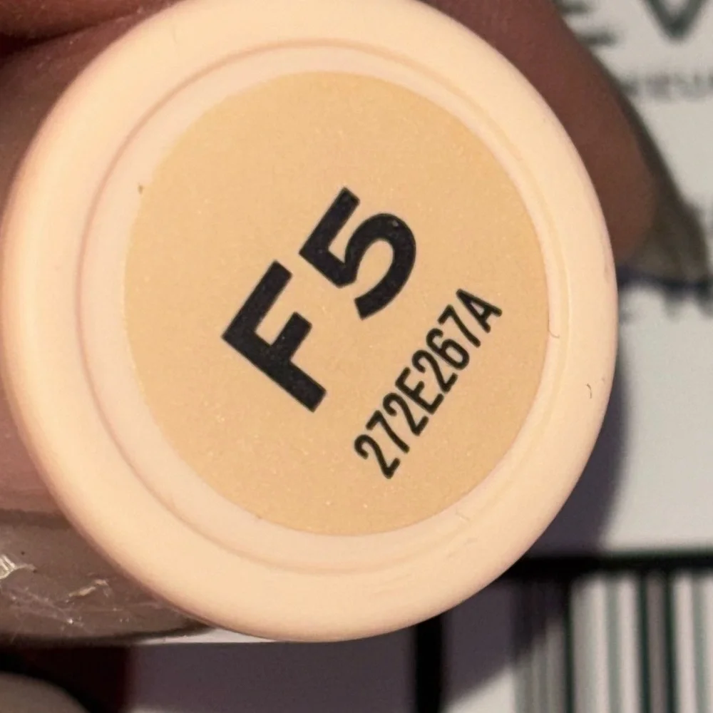 Makeup Revolution Fast Base Stick Foundation